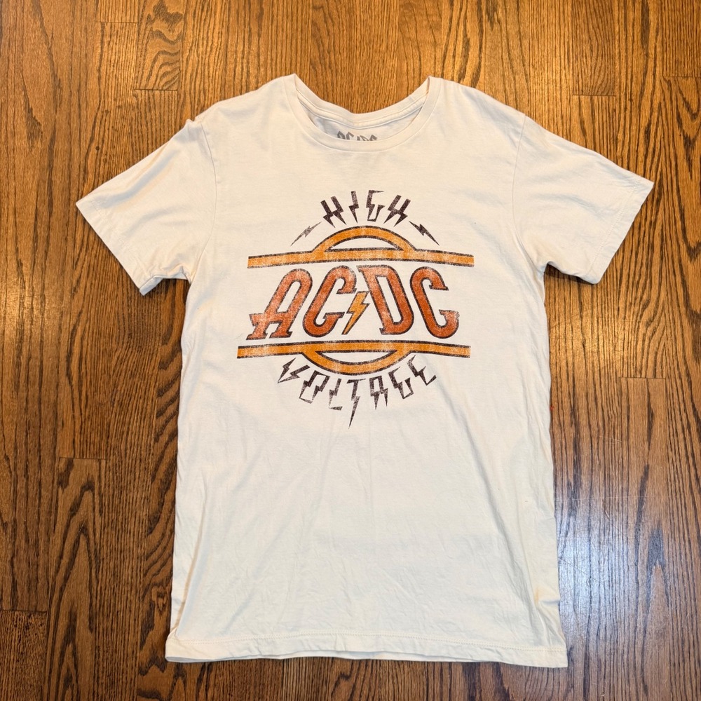 AC/DC High Voltage Graphic Band T-Shirt Rock Concert Tee Small Cream‎